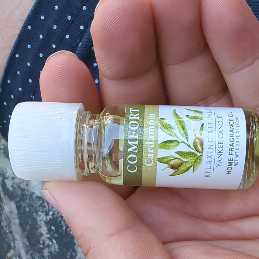 Rare & Discontinued - Yankee Candle Comfort Cardamom Oil Warmer Scent